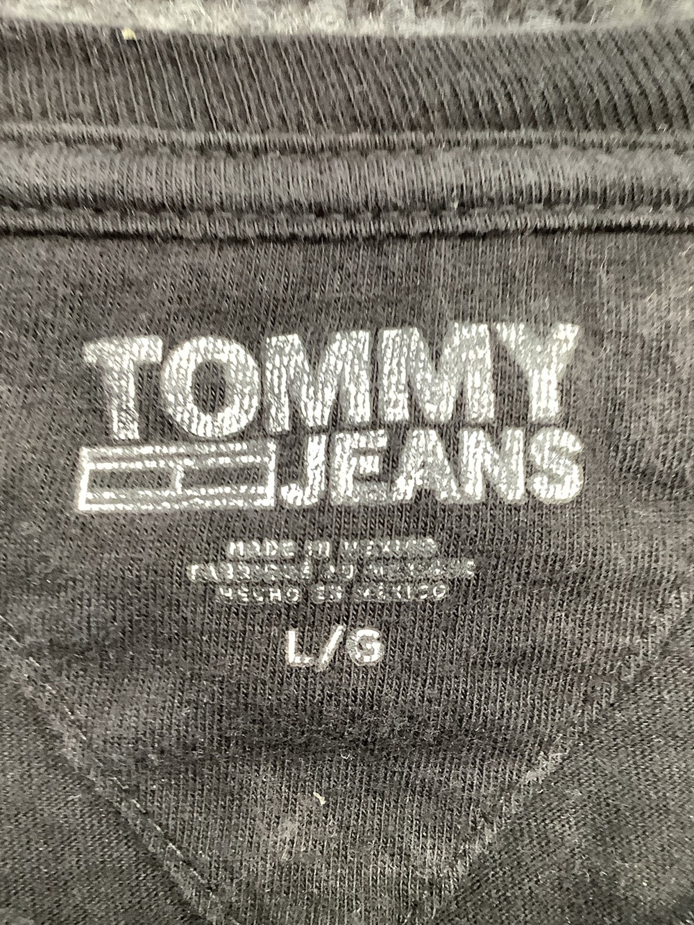 Tommy Hilfiger Black Long Sleeve Tee with Tricolor Logo - Picture 3 of 4